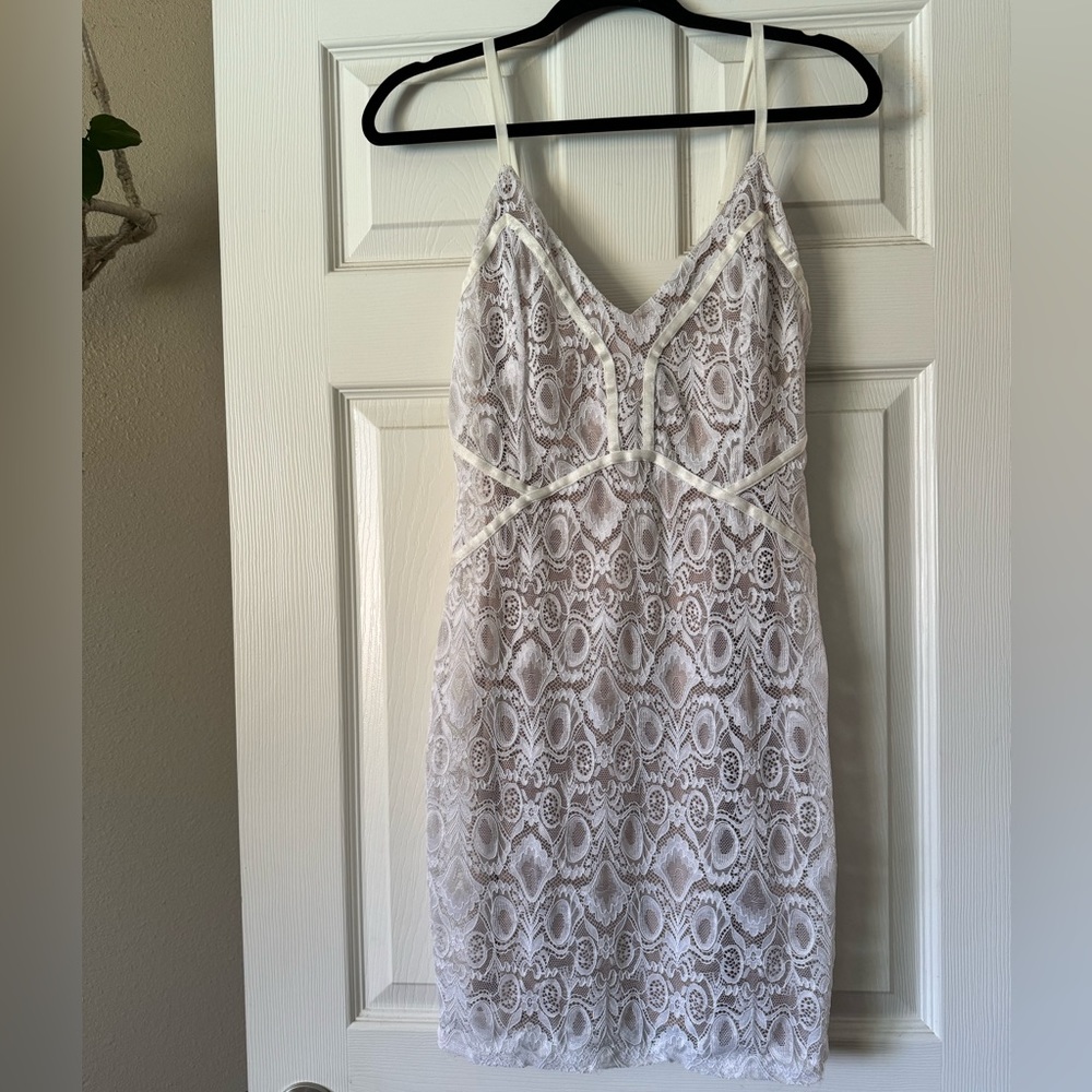 GUESS White Lace Cocktail Dress